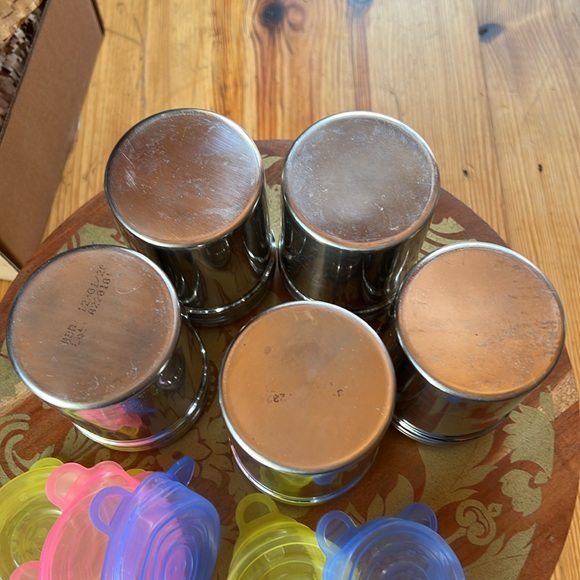 Bundle of 5 Reusable Spice Jars with Silicone Lids - Lids are New - Picture 6 of 16